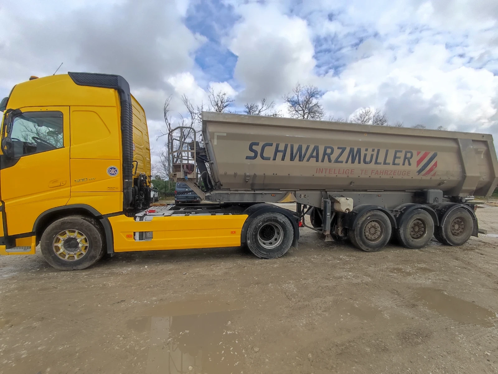 Полуремарке Schwarzmuller ЦЕНАТА Е ЗА КОМПОЗИЦИЯ 