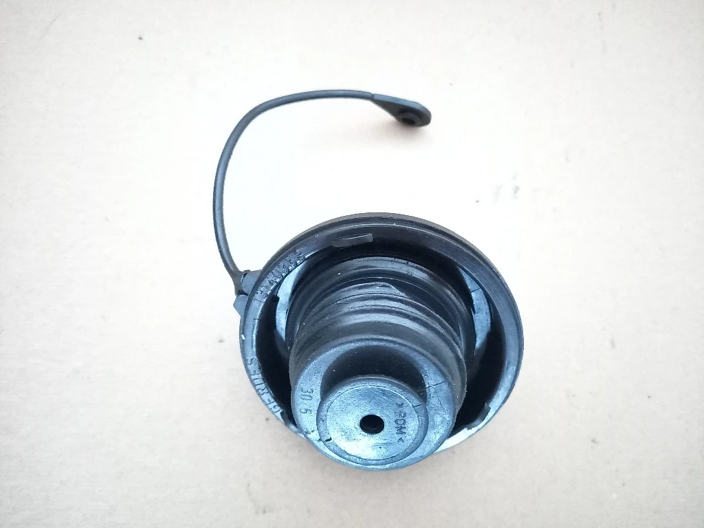 Капачка резервоар вътрешна Опел Зафира Б (1)