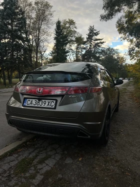 Обява за продажба на Honda Civic Honda Civic 1.8 i-VTEC   2006 г.   Полуавтоматик ( ~6 500 лв. - изображение 5