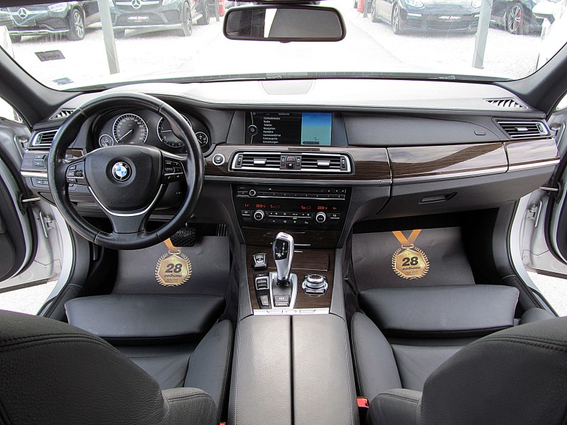 BMW 730 Dynamic Drive/NAVI/AVTOMAT/СОБСТВЕН ЛИЗИНГ, снимка 15 - Автомобили и джипове - 45526813