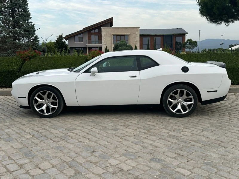 Dodge Challenger SXT, снимка 2 - Автомобили и джипове - 46878807