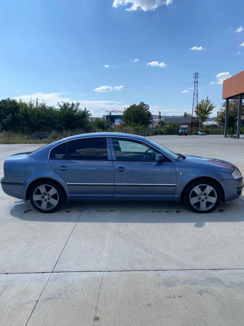 Skoda Superb 2.8, снимка 4 - Автомобили и джипове - 47924007