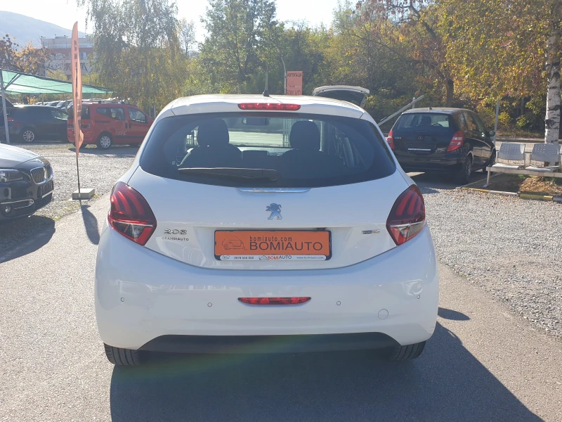 Peugeot 208 1.2i* АLLURE* LED* EURO6B* NAVI* , снимка 4 - Автомобили и джипове - 47592262