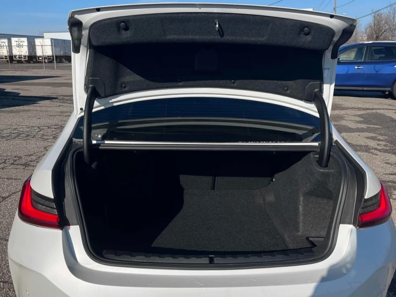 BMW 330 * xDrive * CARFAX * КАМЕРА * ПОДГРЕВ * ПАМЕТ, снимка 11 - Автомобили и джипове - 53447826