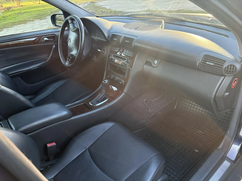 Mercedes-Benz C 220 CDI, снимка 16 - Автомобили и джипове - 53476837
