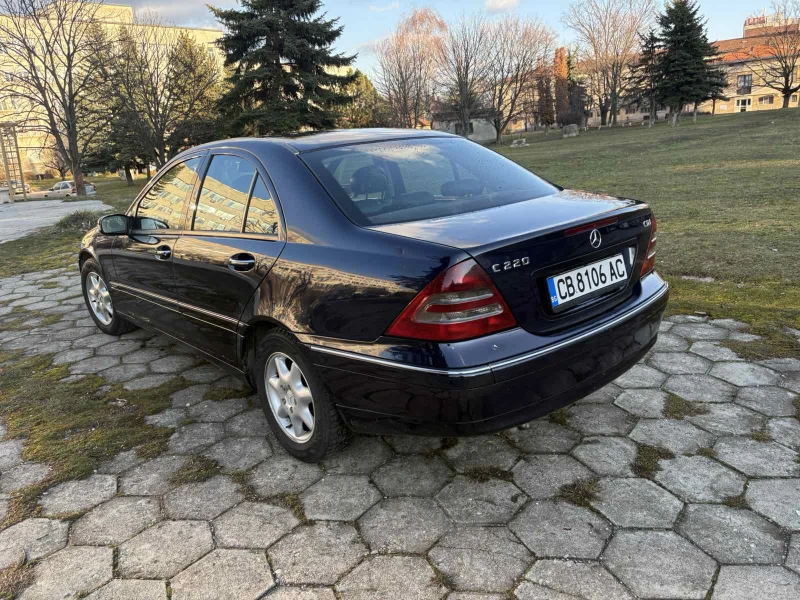 Mercedes-Benz C 220 CDI, снимка 6 - Автомобили и джипове - 53476837