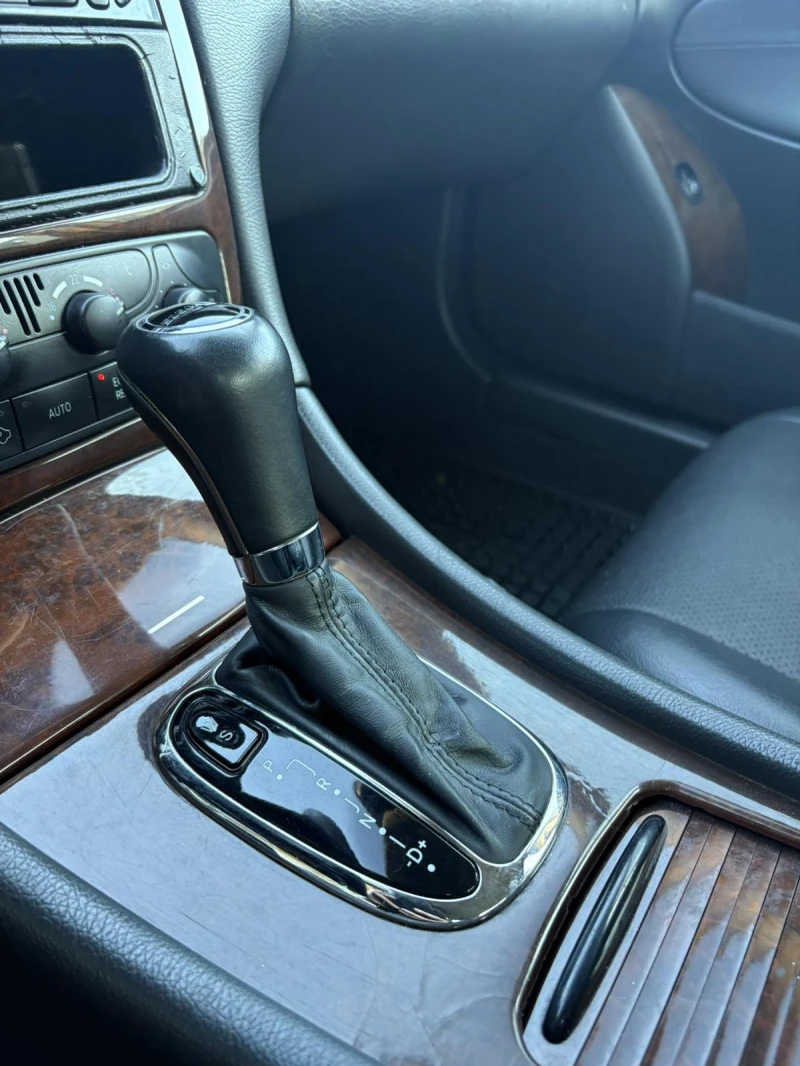 Mercedes-Benz C 220 CDI, снимка 14 - Автомобили и джипове - 53476837