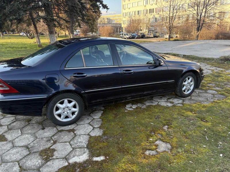 Mercedes-Benz C 220 CDI, снимка 10 - Автомобили и джипове - 53476837