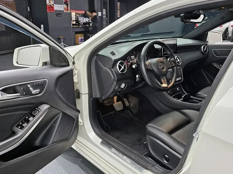 Mercedes-Benz A 200 2.0, снимка 11 - Автомобили и джипове - 54279069