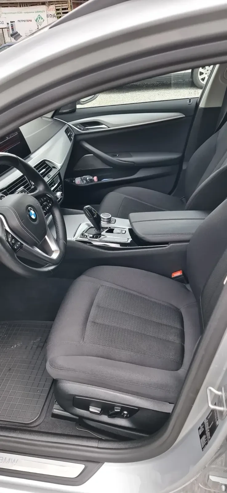 BMW 520 Mild hybrid, снимка 8 - Автомобили и джипове - 54502736