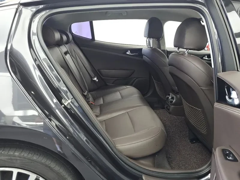 Kia Stinger 2.2 Diesel 2Wd Platinum, снимка 11 - Автомобили и джипове - 55787261
