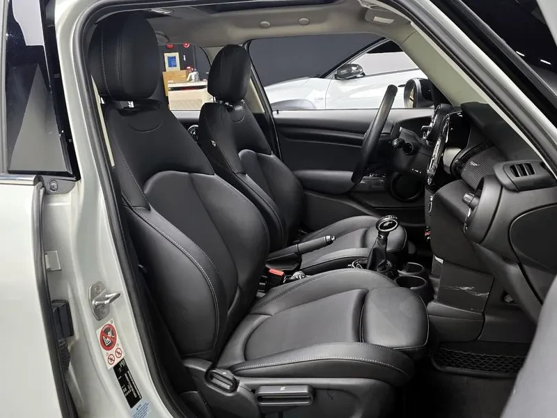 Mini Cooper D 5-Door Mid 3Rd Generation, снимка 10 - Автомобили и джипове - 55948234