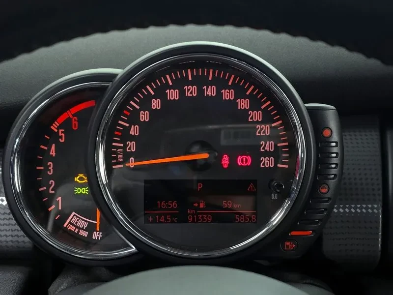 Mini Cooper D 5-Door Mid 3Rd Generation, снимка 8 - Автомобили и джипове - 55948234