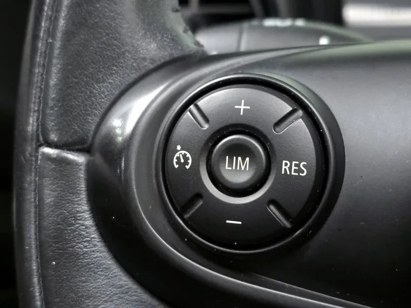 Mini Cooper D 5-Door Mid 3Rd Generation, снимка 14 - Автомобили и джипове - 55948234