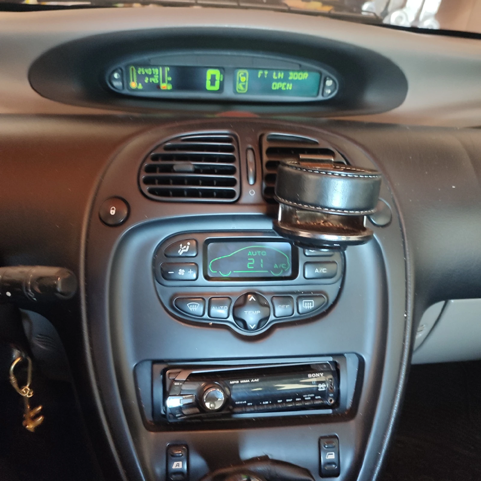 Citroen Xsara picasso 2.0 HDI - изображение 7