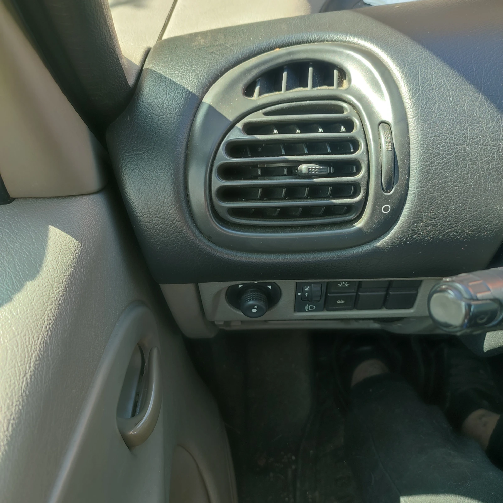 Citroen Xsara picasso 2.0 HDI - изображение 9