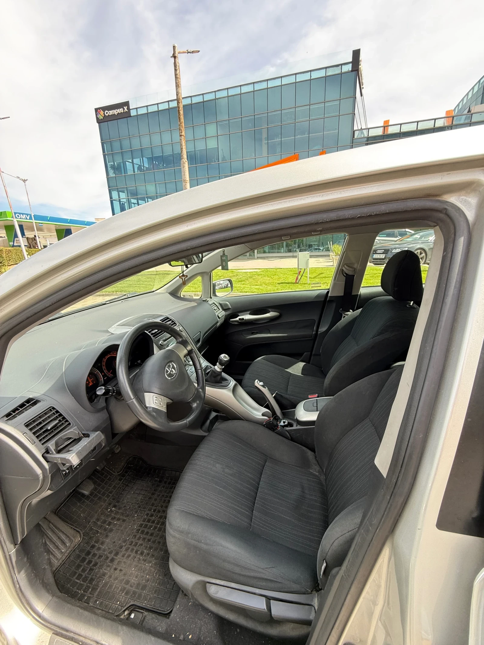Toyota Auris  - изображение 9