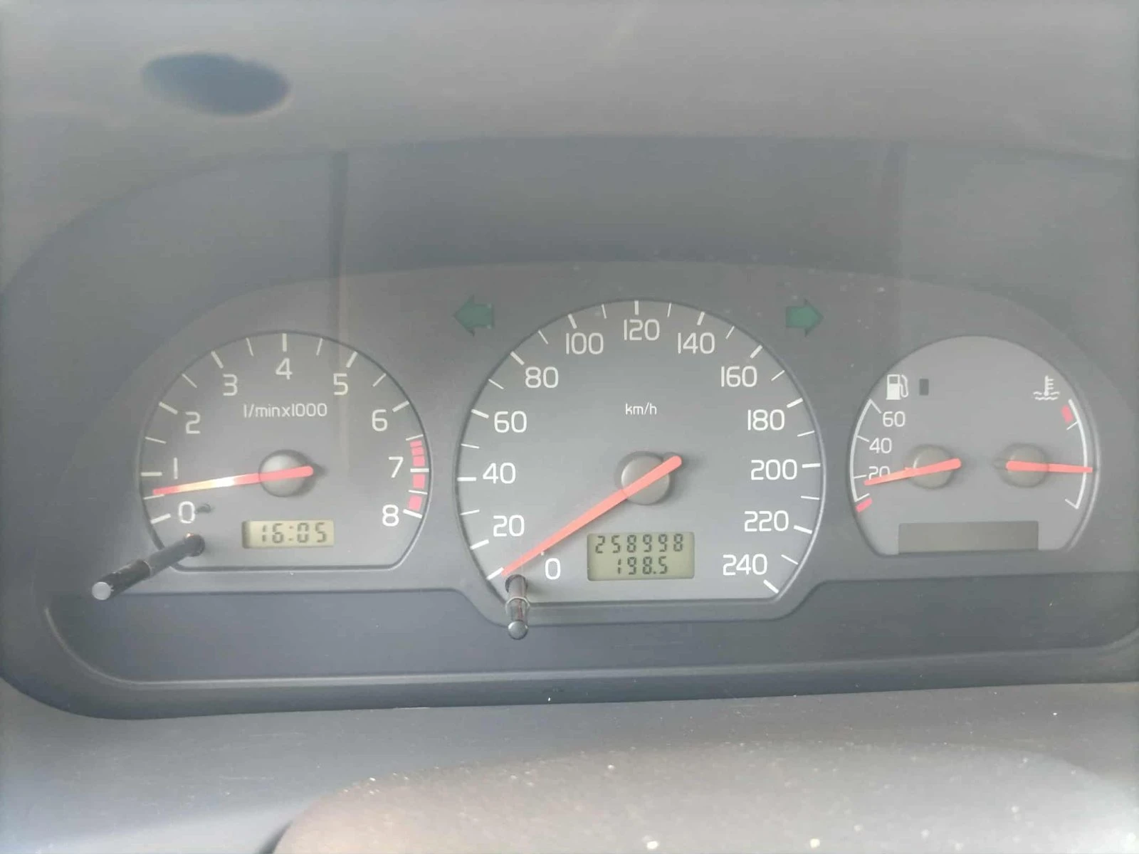 Volvo S40  - изображение 8