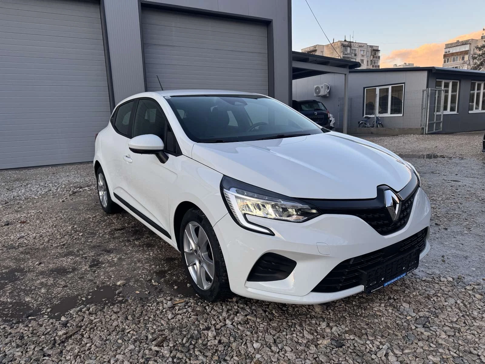 Renault Clio BENZIN* TOP* KLIMATIK* 0685151KM - изображение 6