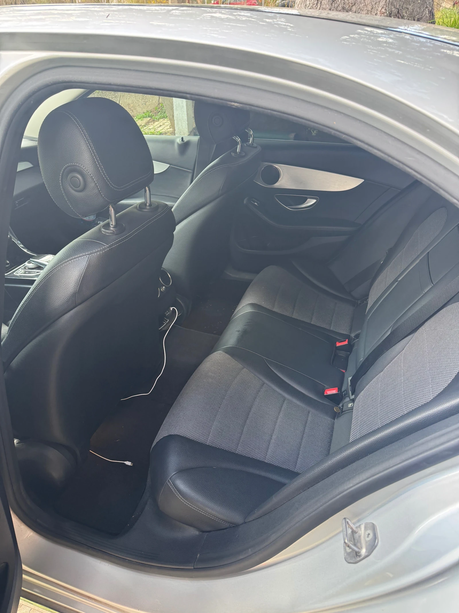 Mercedes-Benz C 220, снимка 11 - Автомобили и джипове - 54156896