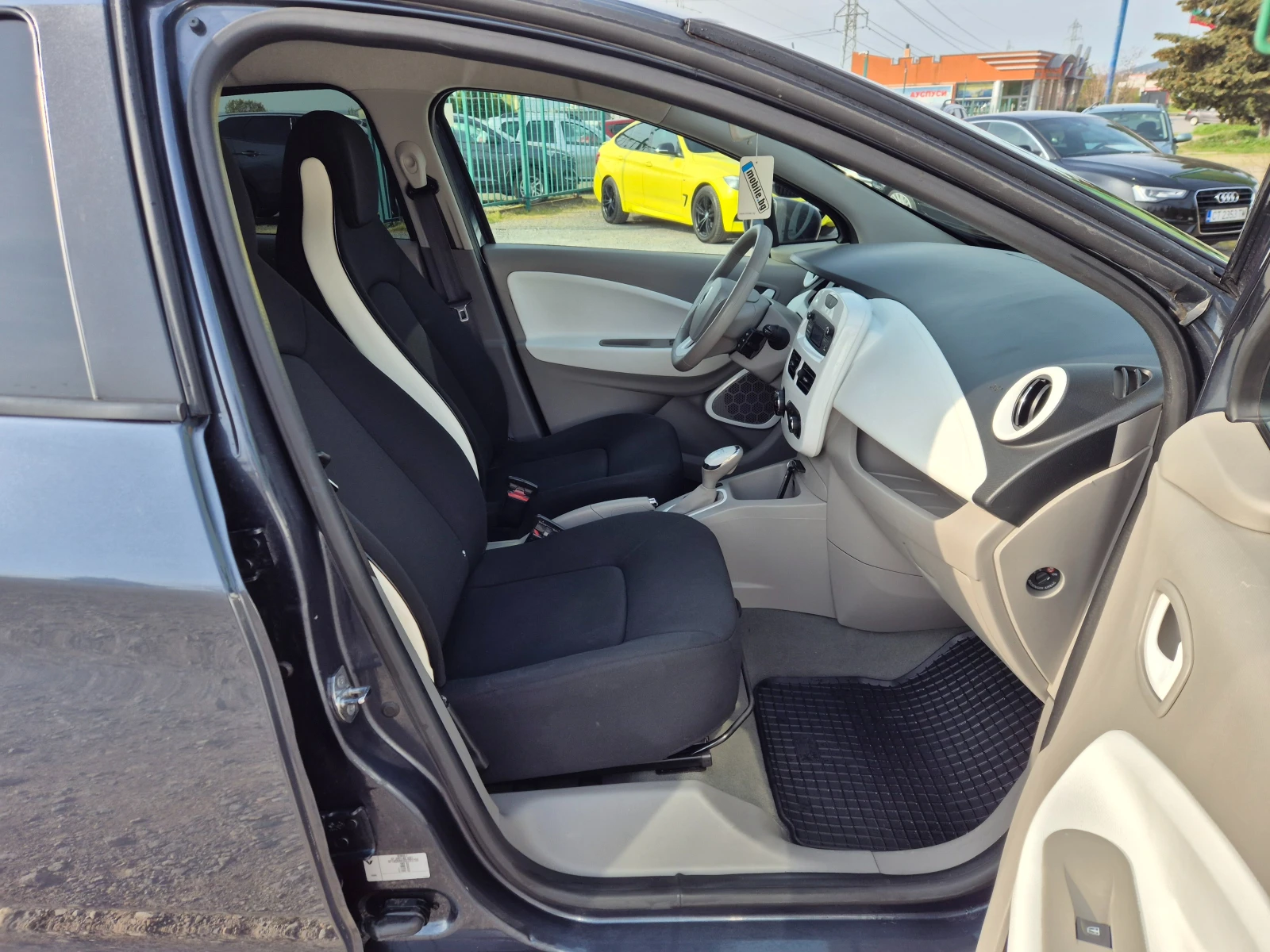 Renault Zoe 41 KWh, снимка 9 - Автомобили и джипове - 54177160