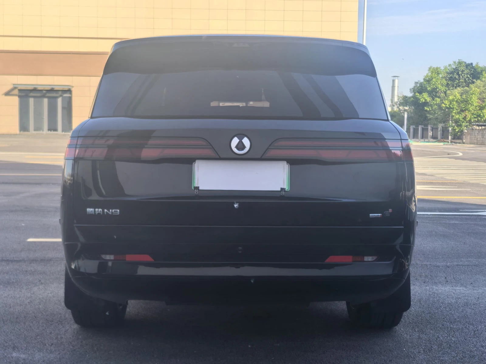 Denza N7 N9 AWD Flagship Model 46.9 kWh, снимка 8 - Автомобили и джипове - 54579608