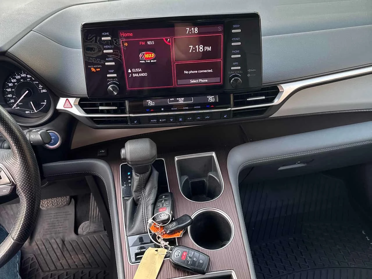 Toyota Sienna * AWD * АВТОКРЕДИТ БЕЗ ПЪРВОНАЧАЛНА ВНОСКА* , снимка 9 - Автомобили и джипове - 55427636