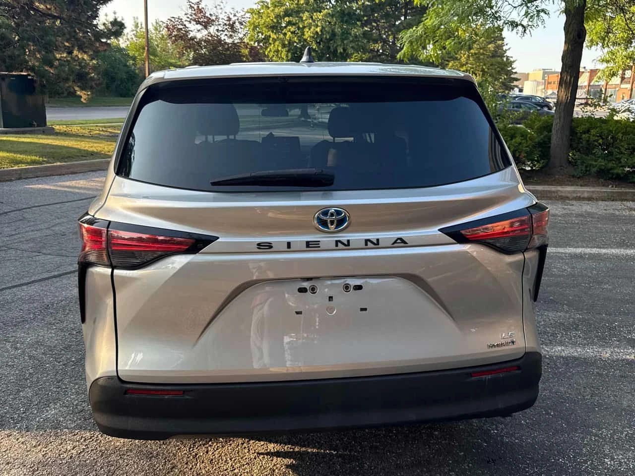 Toyota Sienna * AWD * АВТОКРЕДИТ БЕЗ ПЪРВОНАЧАЛНА ВНОСКА* , снимка 4 - Автомобили и джипове - 55427636