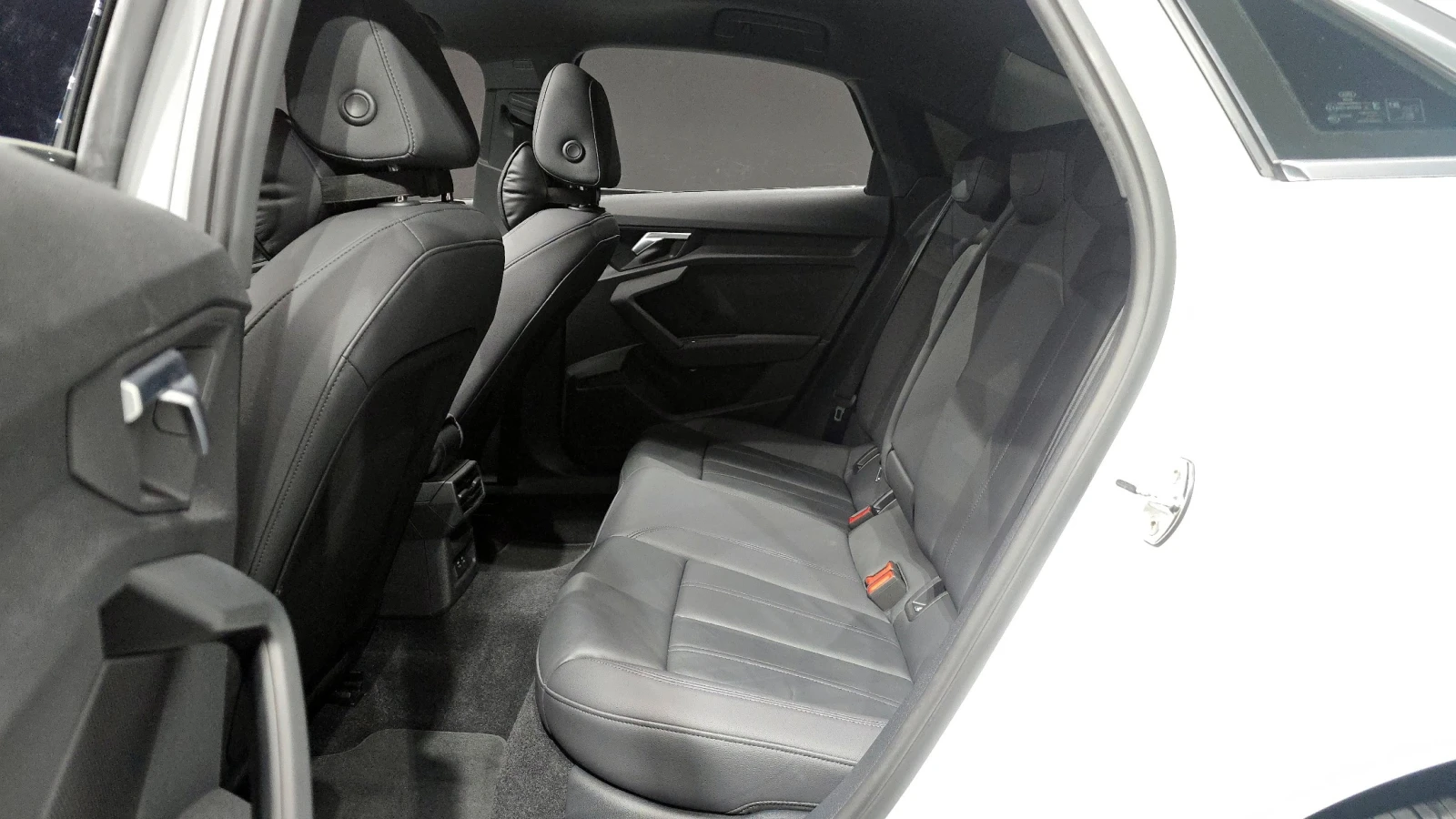Audi A3 40 TFSI, снимка 14 - Автомобили и джипове - 55538758