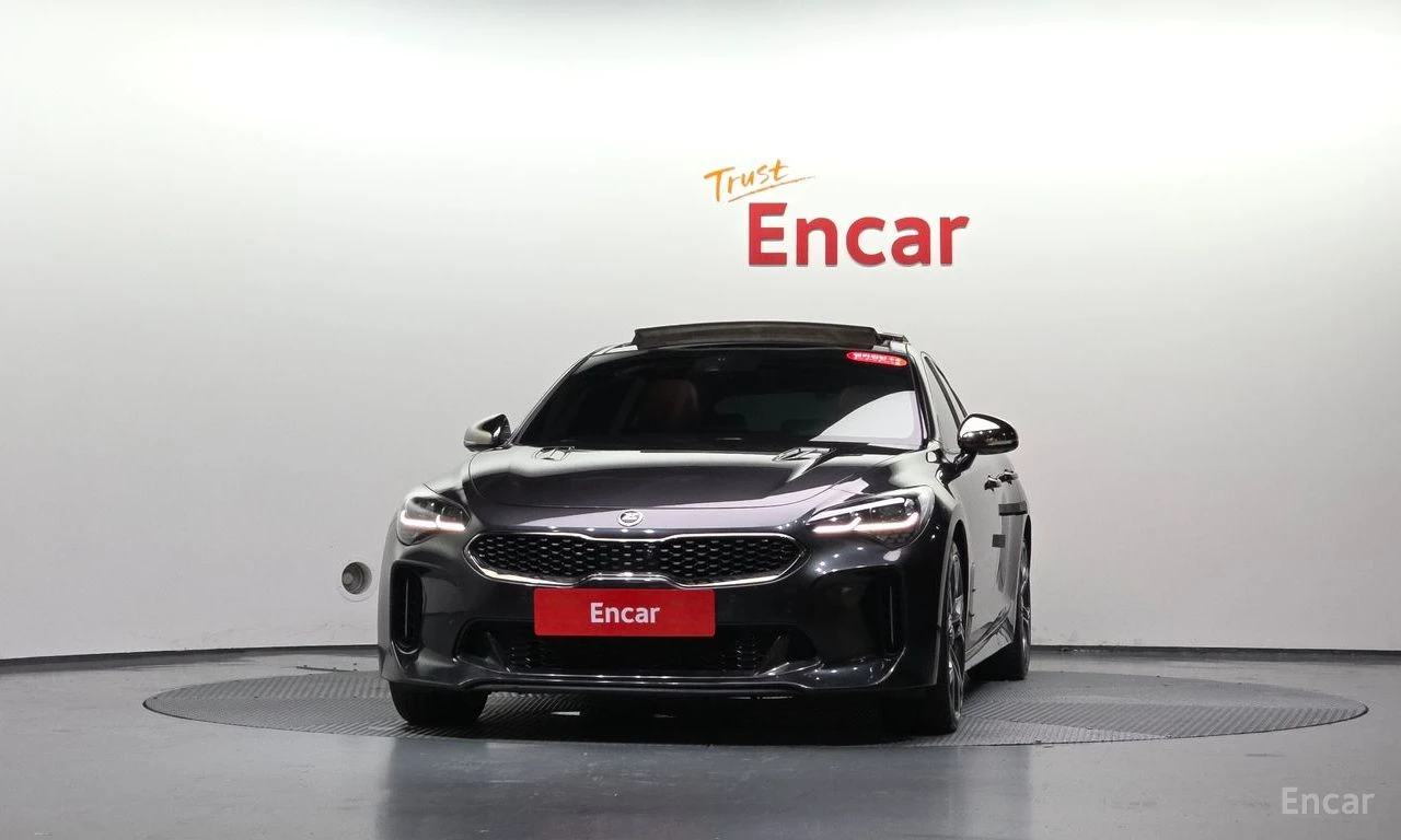 Kia Stinger 3.3 GT AWD* DISTRONIC* LEXICON* 360* ХЕДЪП* PANO* , снимка 2 - Автомобили и джипове - 55666007