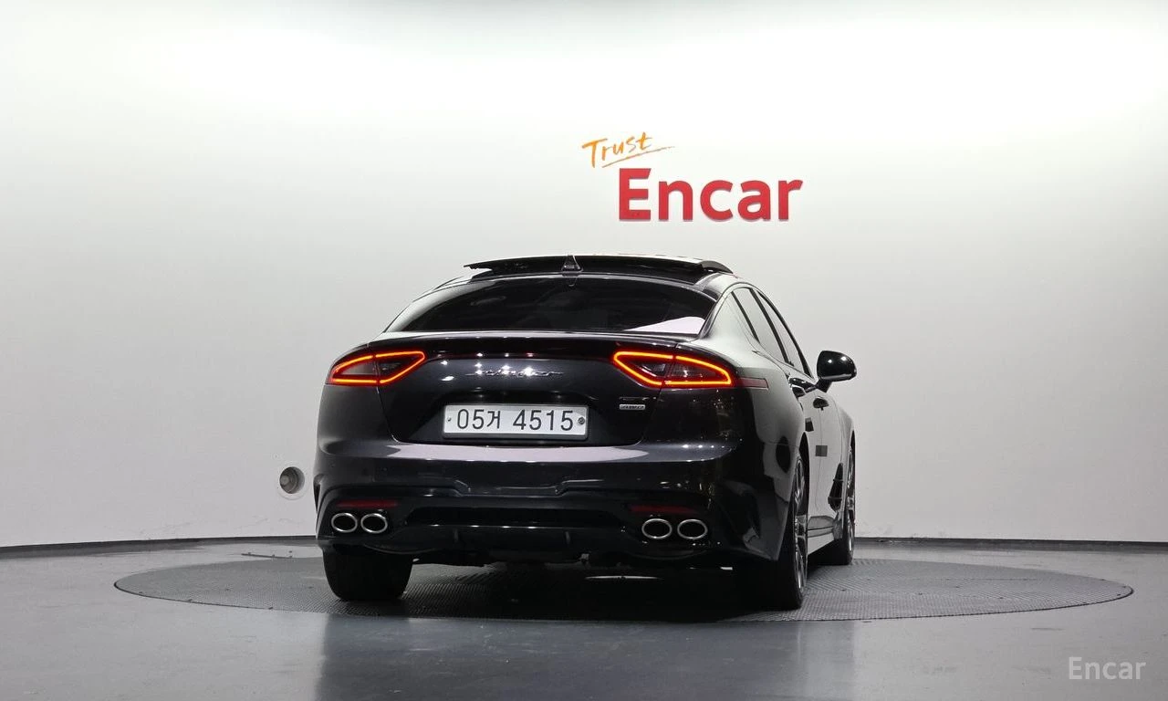 Kia Stinger 3.3 GT AWD* DISTRONIC* LEXICON* 360* ХЕДЪП* PANO* , снимка 4 - Автомобили и джипове - 55666007