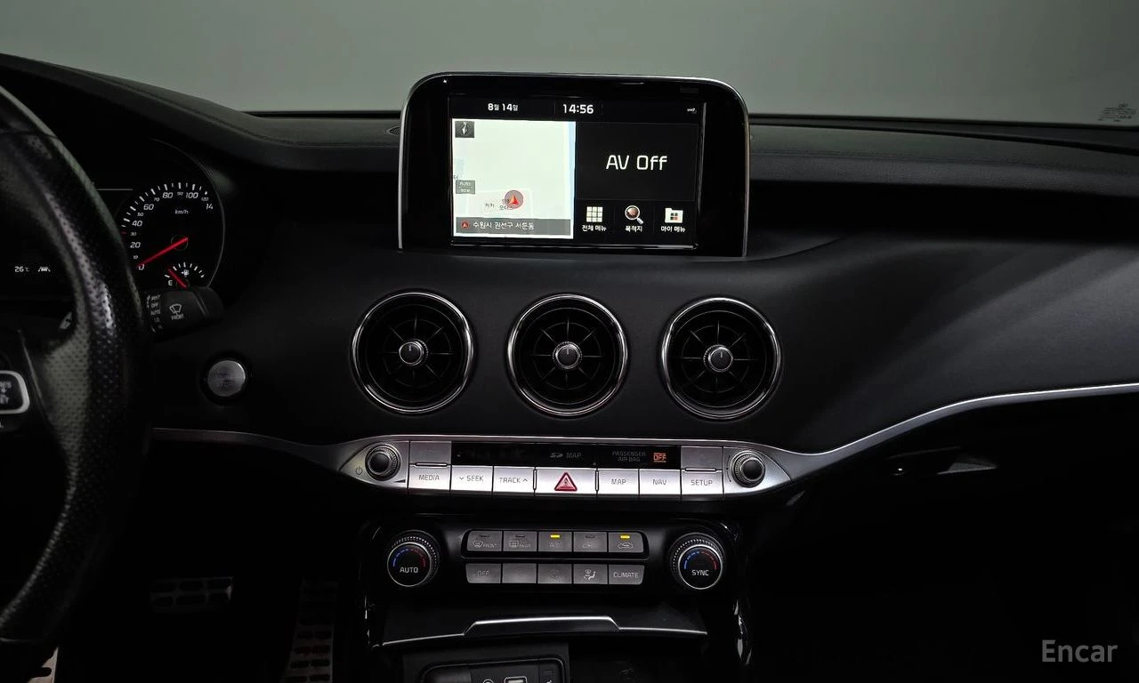 Kia Stinger 3.3 GT AWD* DISTRONIC* LEXICON* 360* ХЕДЪП* PANO* , снимка 12 - Автомобили и джипове - 55666007