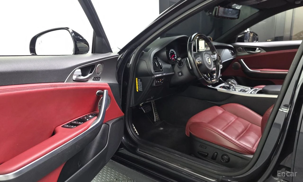 Kia Stinger 3.3 GT AWD* DISTRONIC* LEXICON* 360* ХЕДЪП* PANO* , снимка 6 - Автомобили и джипове - 55666007