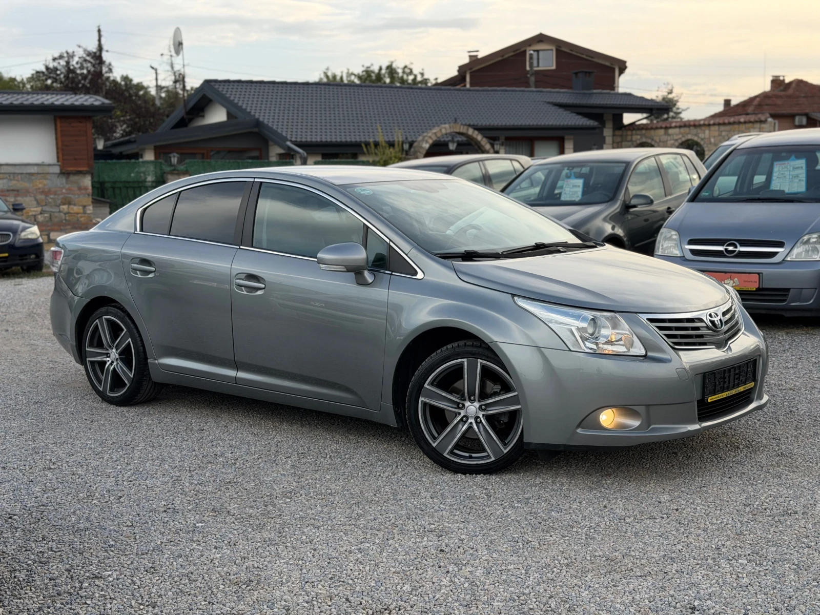 Toyota Avensis 2.0D-4D 126кс 6ск НАВИ КОЖА ПОДГРЕВ, снимка 7 - Автомобили и джипове - 56191108