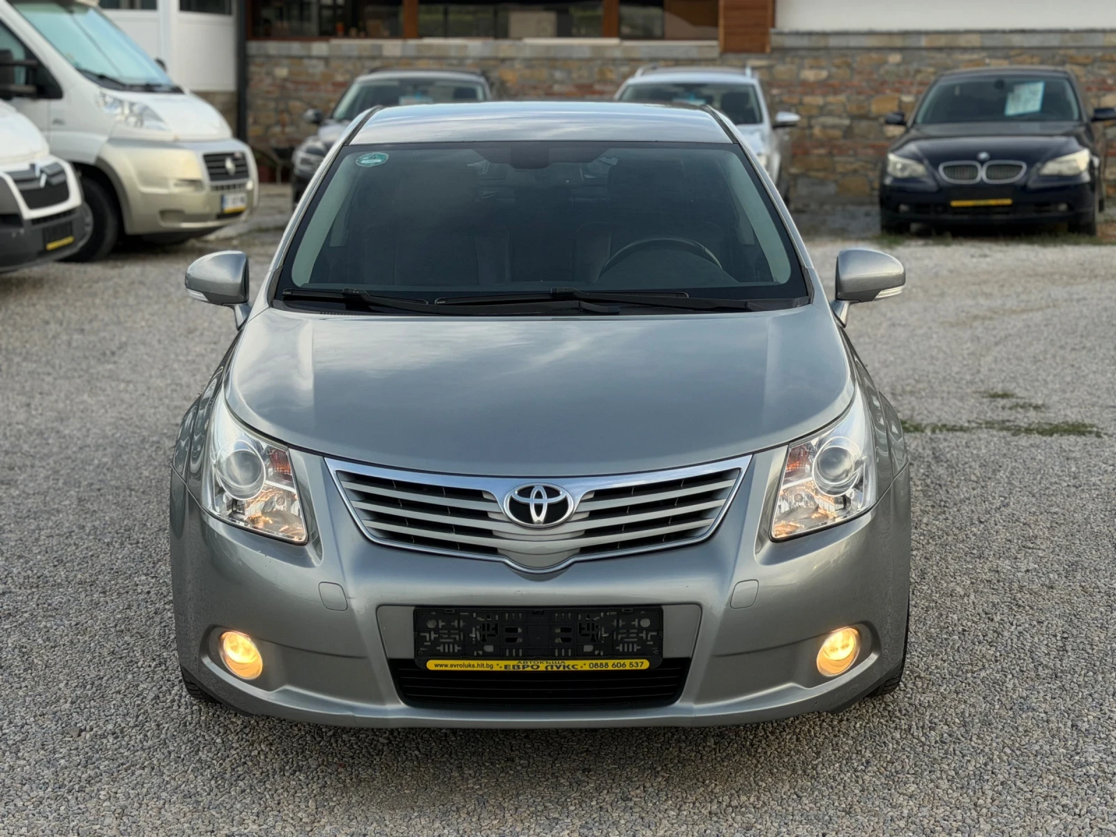 Toyota Avensis 2.0D-4D 126кс 6ск НАВИ КОЖА ПОДГРЕВ, снимка 2 - Автомобили и джипове - 56191108