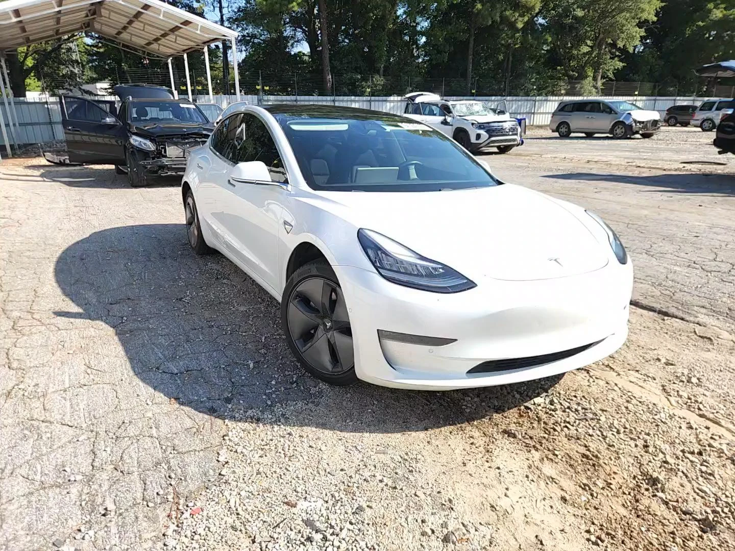 Tesla Model 3 Carfax / Автокредит, снимка 14 - Автомобили и джипове - 56203177