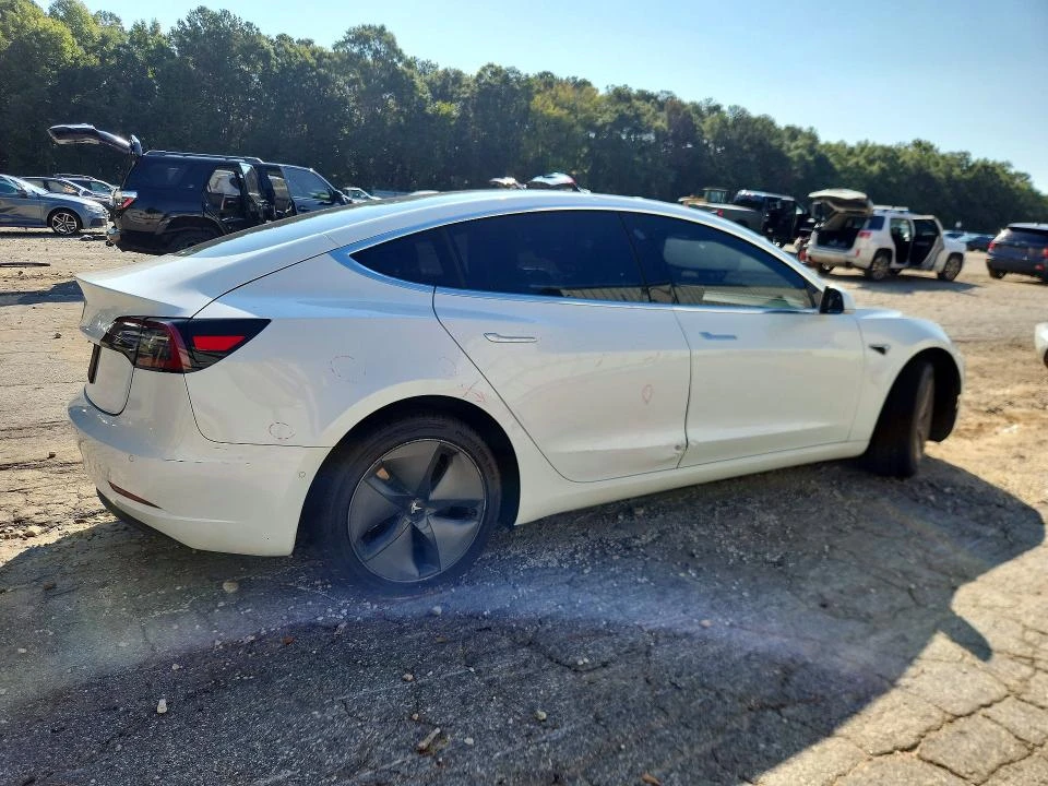 Tesla Model 3 Carfax / Автокредит, снимка 3 - Автомобили и джипове - 56203177