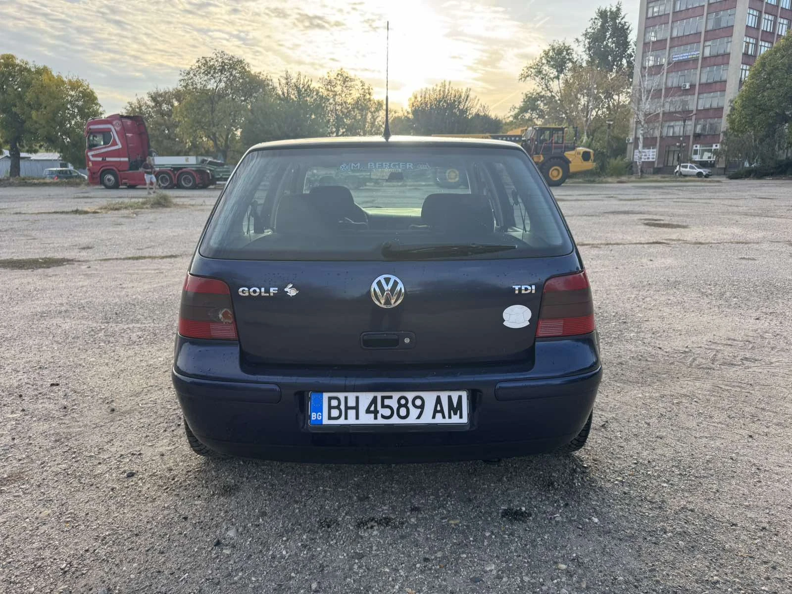 VW Golf, снимка 4 - Автомобили и джипове - 56540677