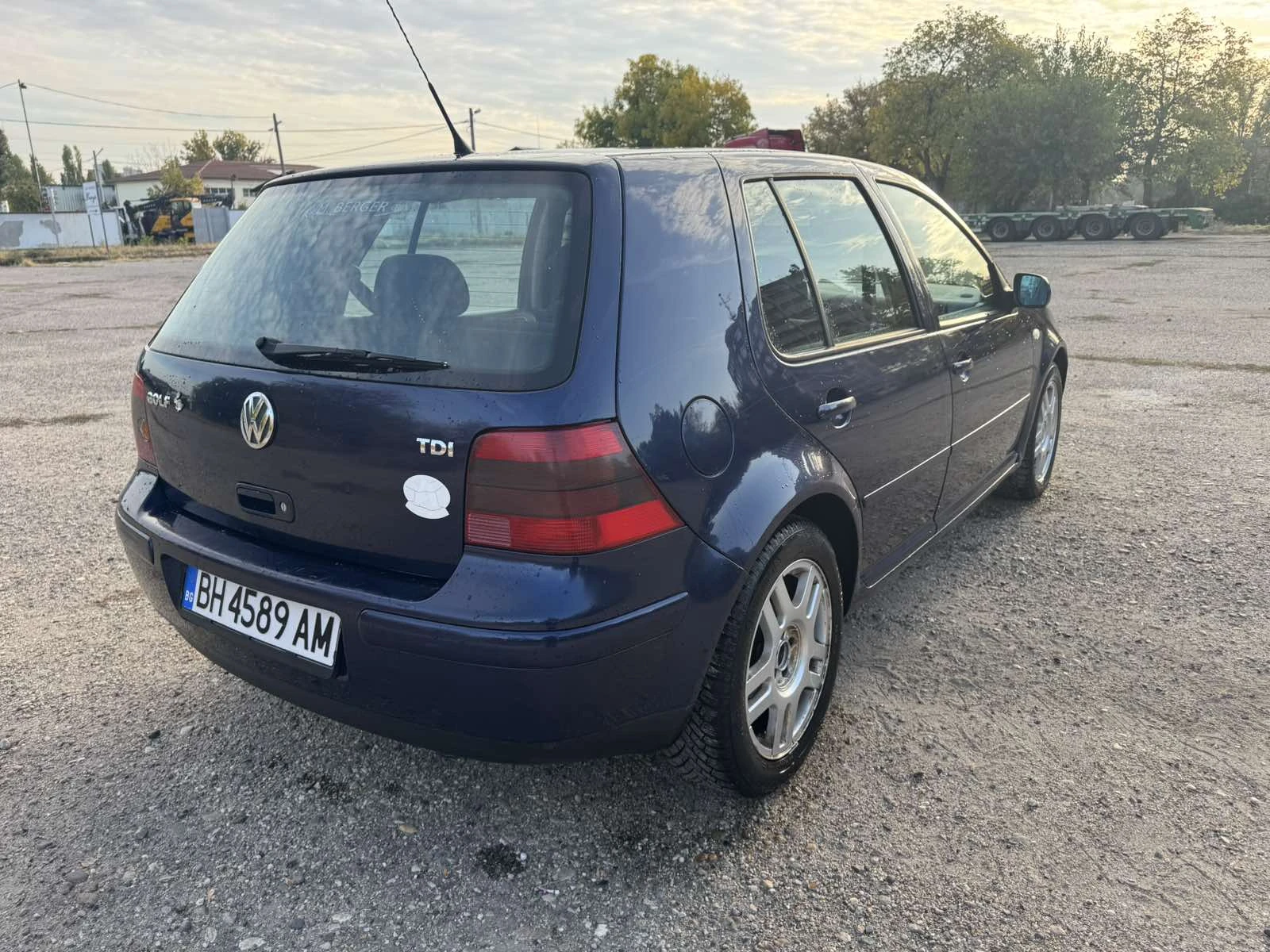 VW Golf, снимка 5 - Автомобили и джипове - 56540677