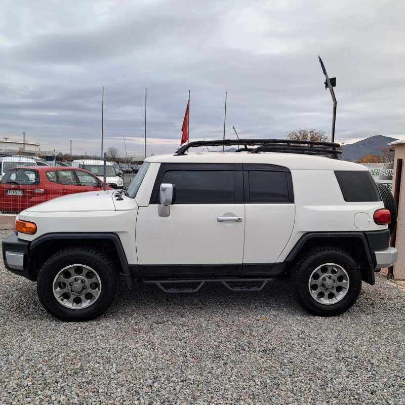 Toyota Fj cruiser * 4.0* 260Hp* FACE* TOP* , снимка 3 - Автомобили и джипове - 47986696