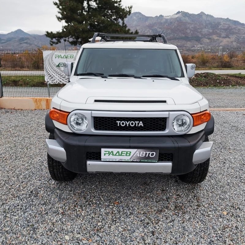 Toyota Fj cruiser * 4.0* 260Hp* FACE* TOP* , снимка 1 - Автомобили и джипове - 47986696