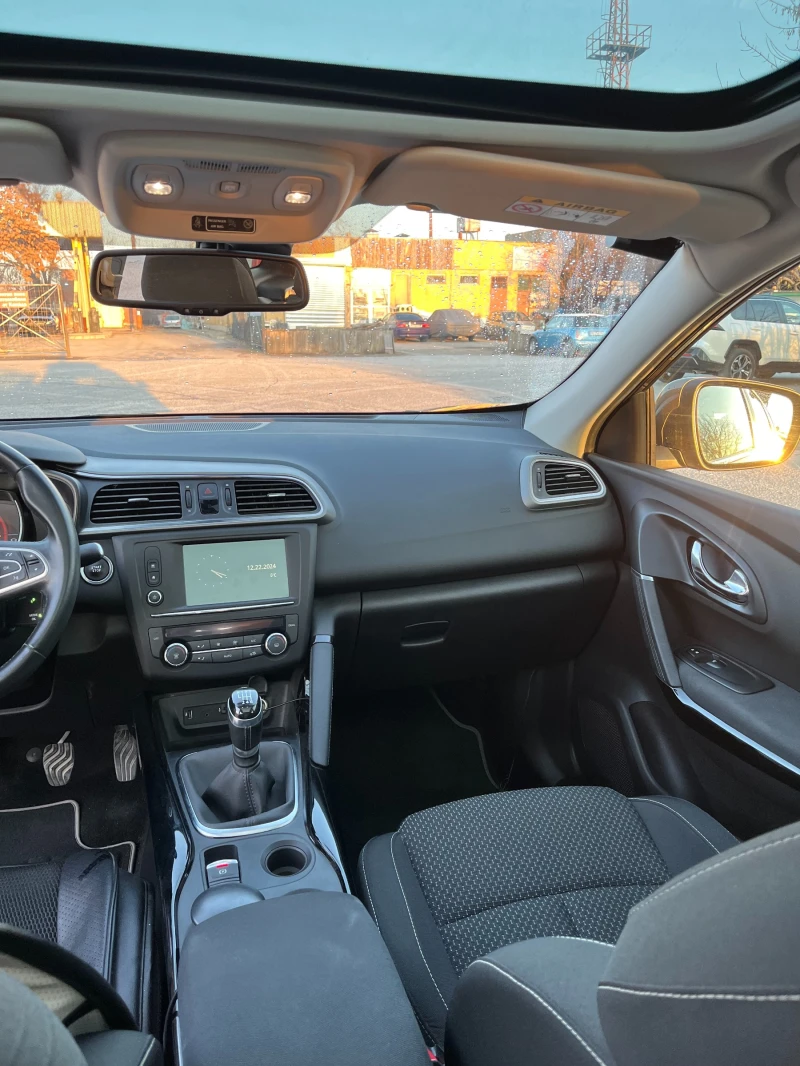 Renault Kadjar 1.6 dci В ОТЛИЧНО СЪСТОЯНИЕ, снимка 11 - Автомобили и джипове - 48436146