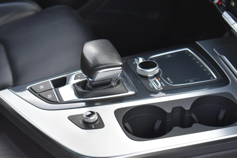 Audi Q7 3.0TDI* S-LINE* MATRIX* DISSTRONIC* PANORAMA, снимка 14 - Автомобили и джипове - 52467330