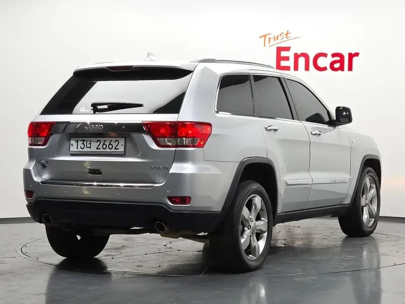 Jeep Cherokee, снимка 2 - Автомобили и джипове - 53589467