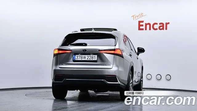 Lexus NX 300h supreme, снимка 2 - Автомобили и джипове - 54848620