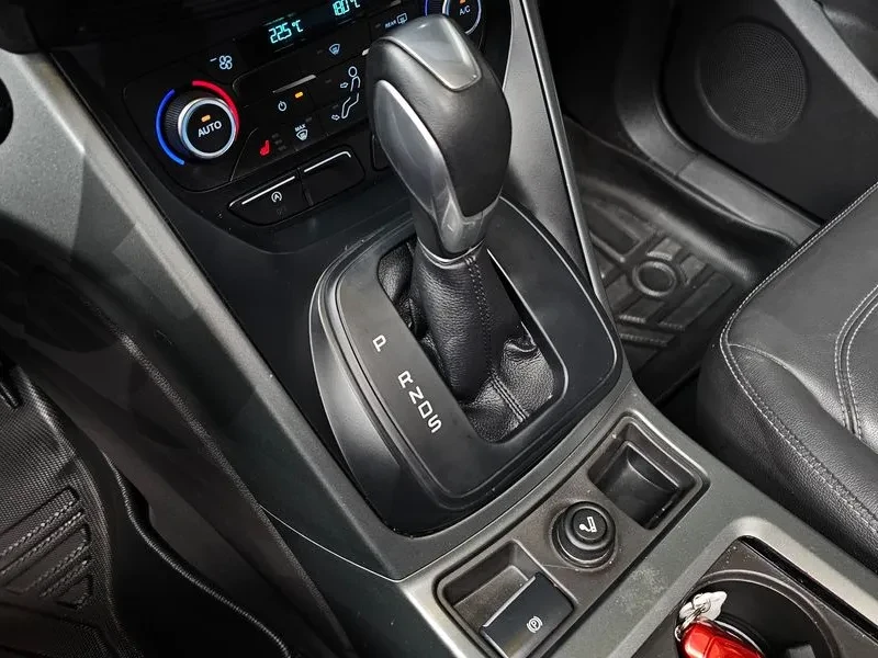 Ford Kuga 2.0 Diesel Trendy, снимка 9 - Автомобили и джипове - 55749200