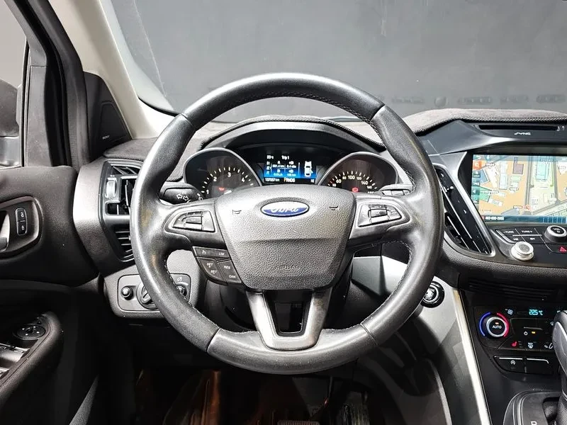 Ford Kuga 2.0 Diesel Trendy, снимка 13 - Автомобили и джипове - 55749200