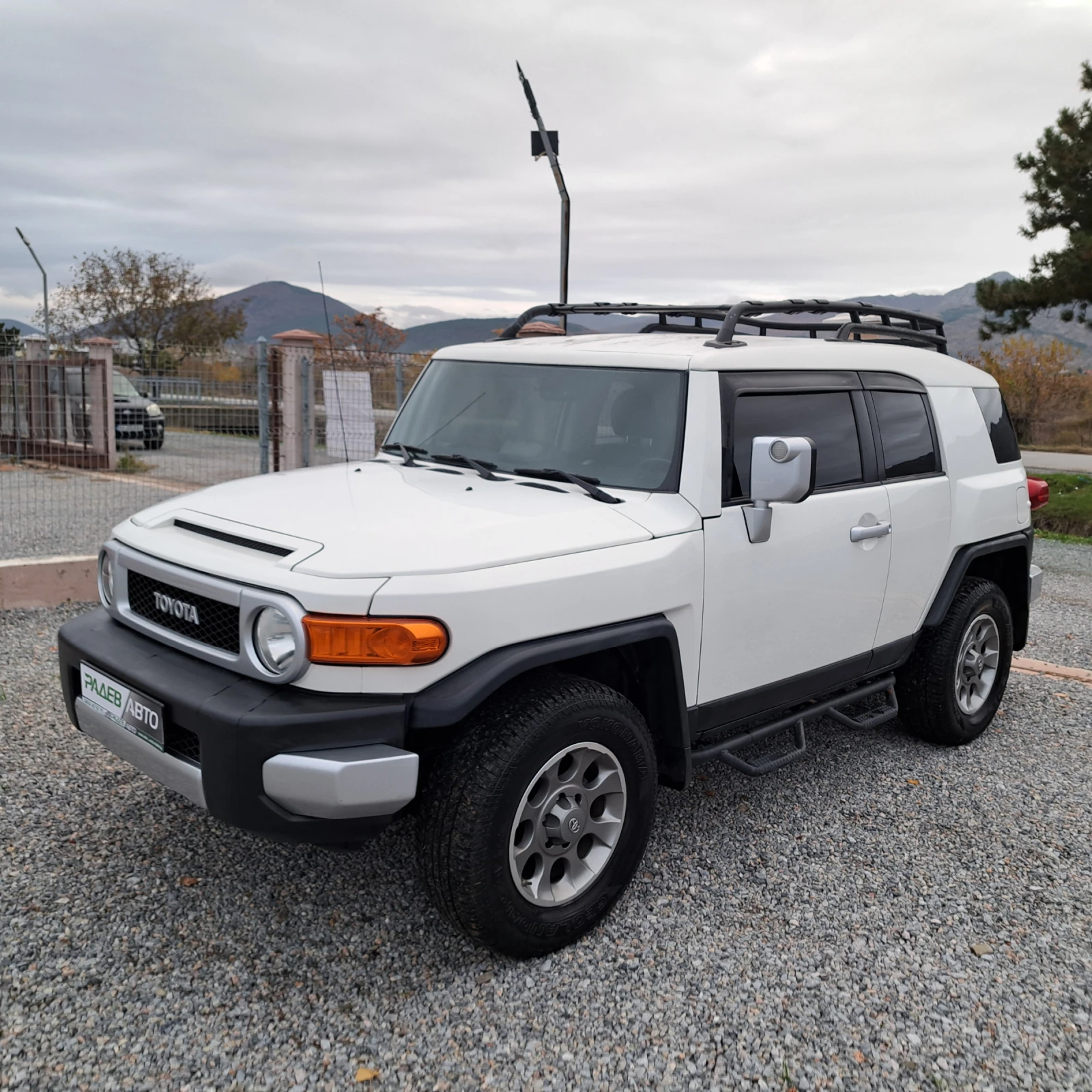 Toyota Fj cruiser * 4.0* 260Hp* FACE* TOP*  - изображение 2