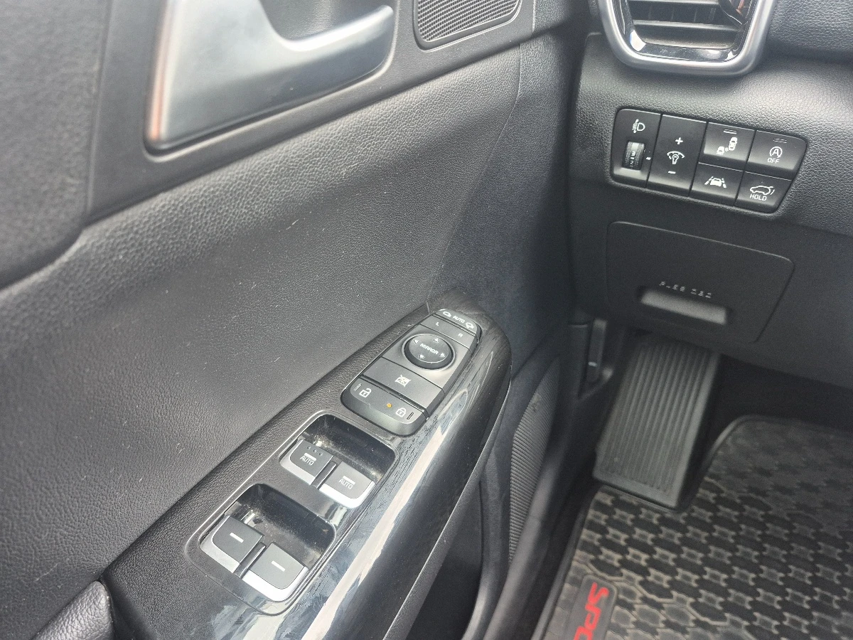 Kia Sportage 2.0 CRDi /4x4 /GT Line/MHEV/ AT - изображение 8