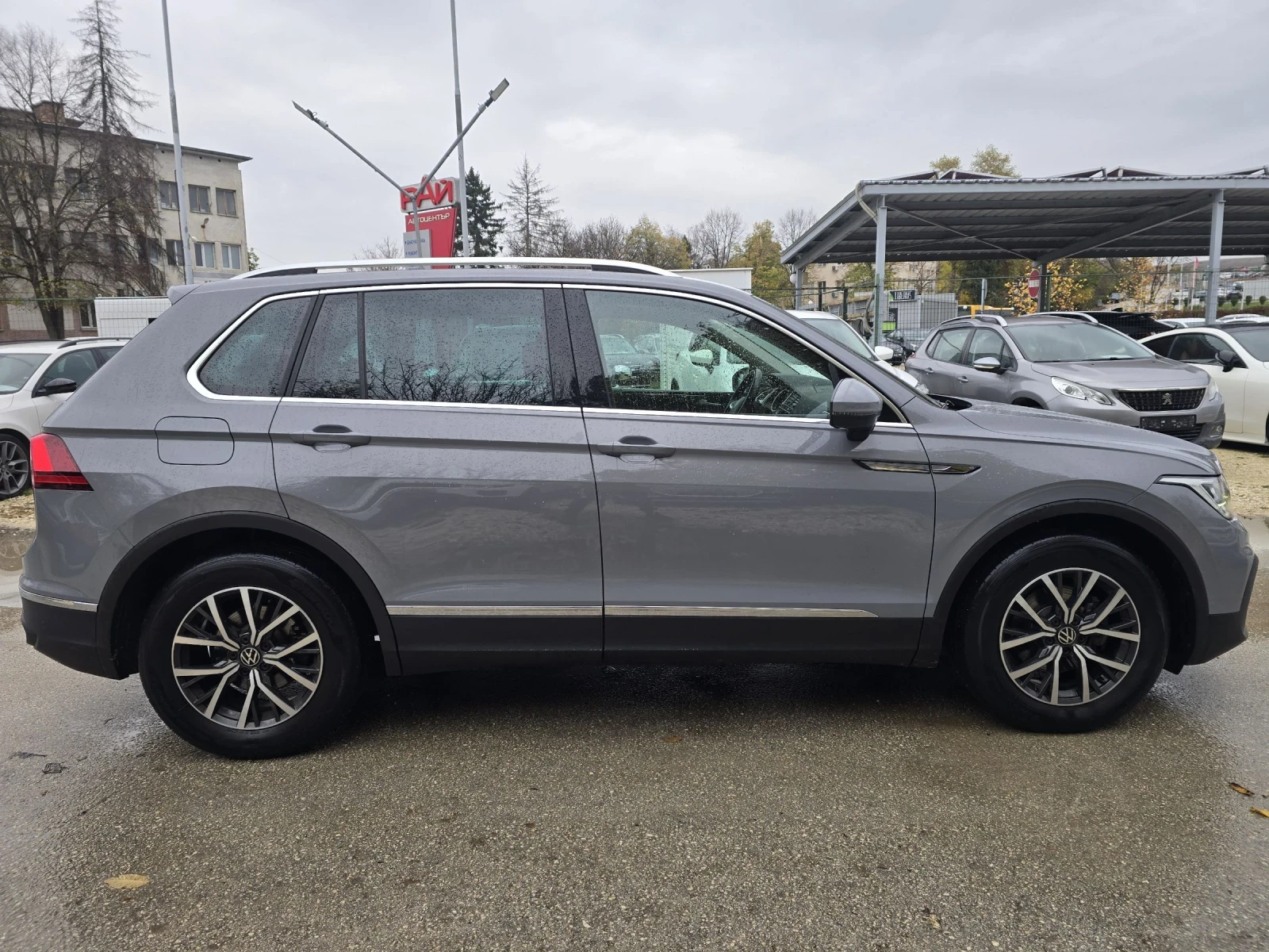 VW Tiguan 2.0TDI Топ състояние - изображение 8